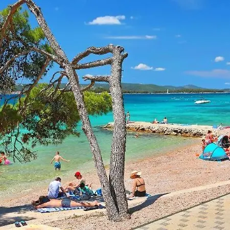 مكان تخييم Pearl Of The Biograd 4*