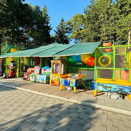مكان تخييم Pearl Of The Biograd بيوغْغاد نا موغو