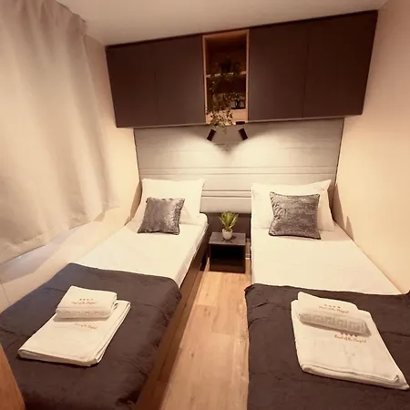Pearl Of The Biograd مكان تخييم 4*