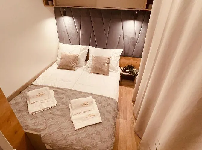 Kamp Pearl Of The Biograd 4*