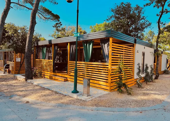 Kamp Pearl Of The Biograd 4*